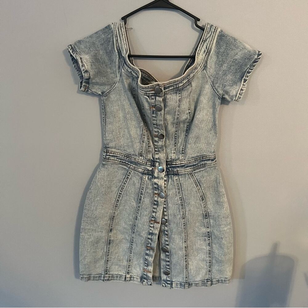 NWT Shoe Dazzle Denim Mini Dress Size Medium Fits Like An XS Button Down